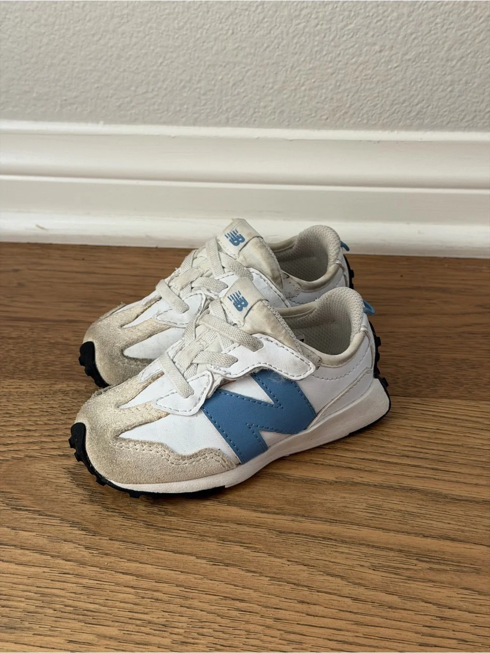 New Balance 327 Toddler Size 6 Velcro Sneakers